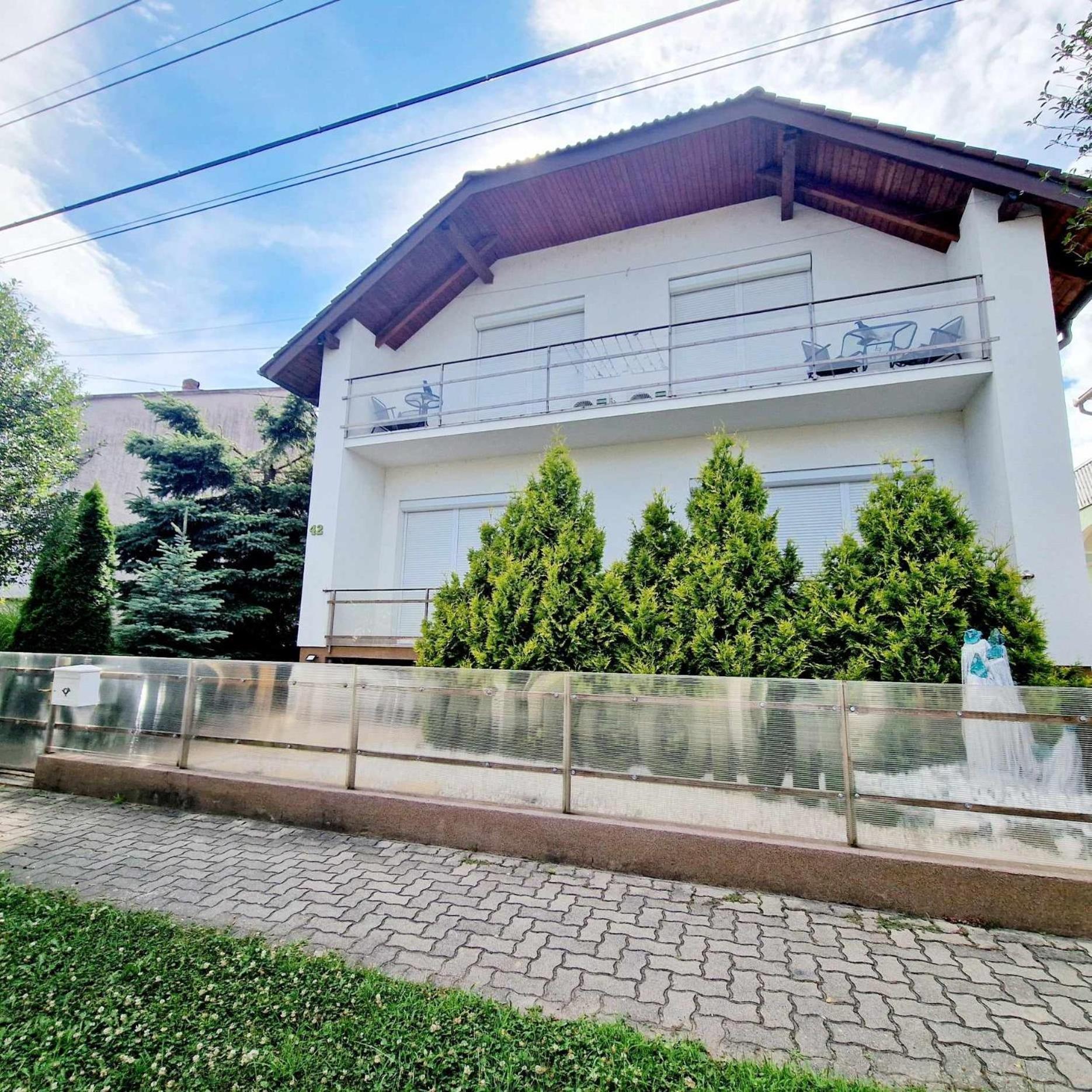 Kiwi Apartmanhaz * Hévíz