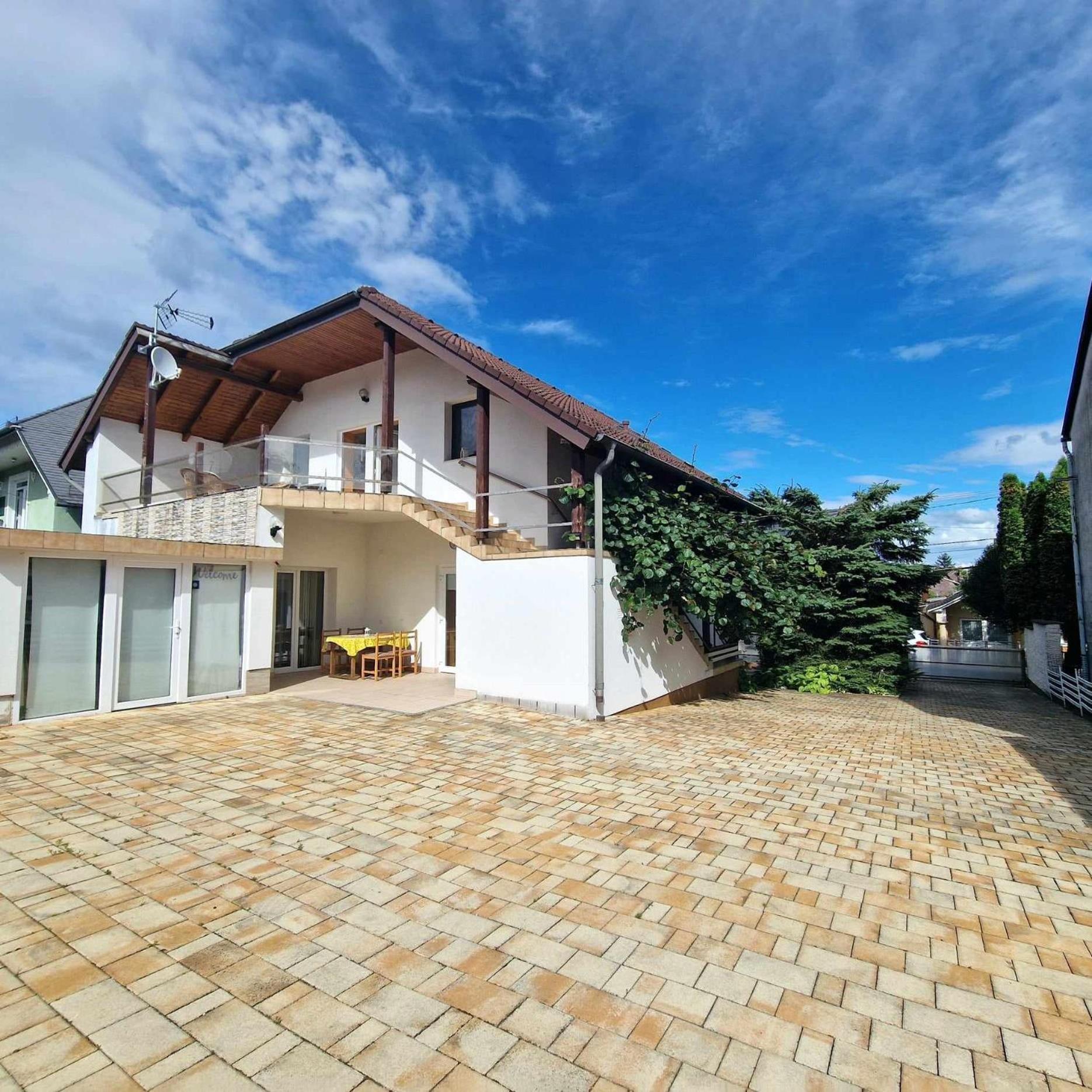 Kiwi Apartmanhaz Appartamento